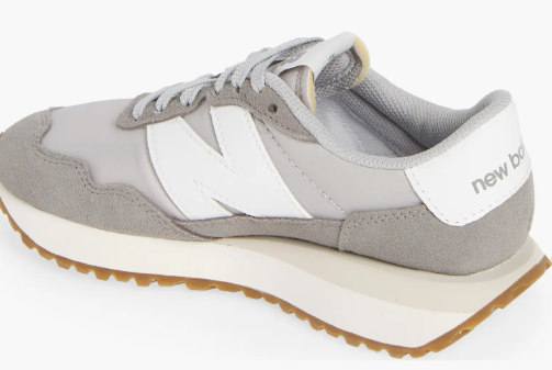 New Balance 327